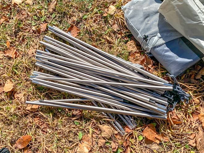 ポールは3本あり、韓国のYUNAN社製です