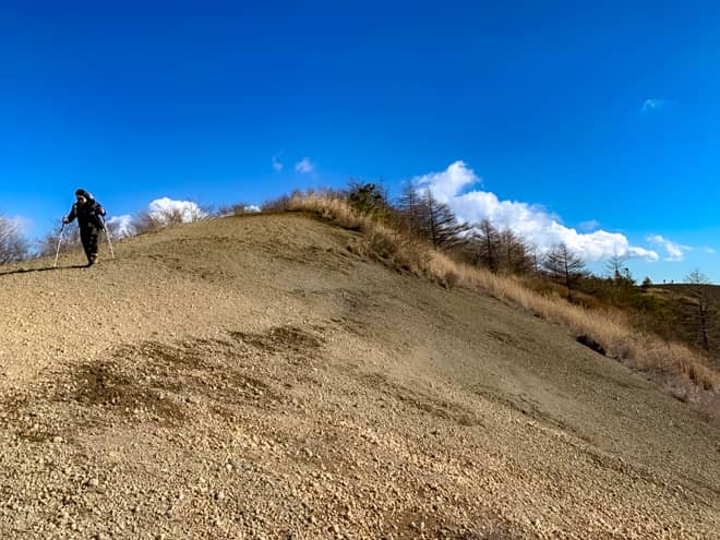 下山中も見晴らしの良い稜線歩きなので