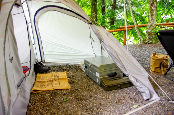 前室は大変広く、高さもあり