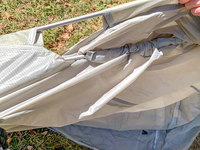 特にポールをクロスさせるときに間違えやすいです