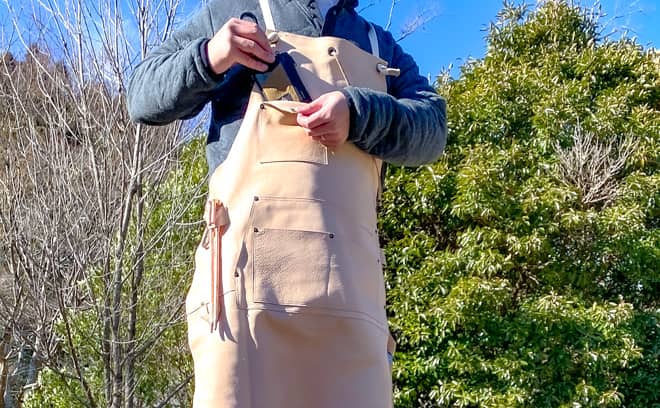 胸ポケットに財布