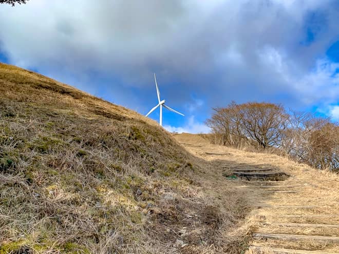 風力発電のプロペラが見えてきました