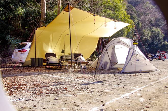 4人用テントだが3人でもきついかも