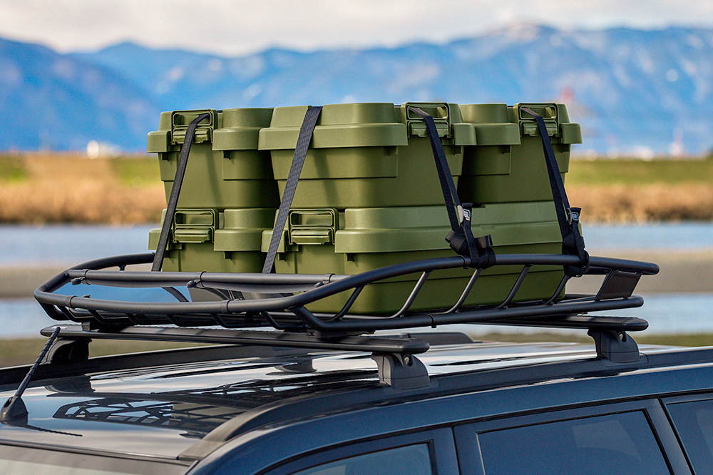 キャンプ道具収納の定番 トランクカーゴ から車のルーフに載せやすいロータイプが登場 キャンプクエスト