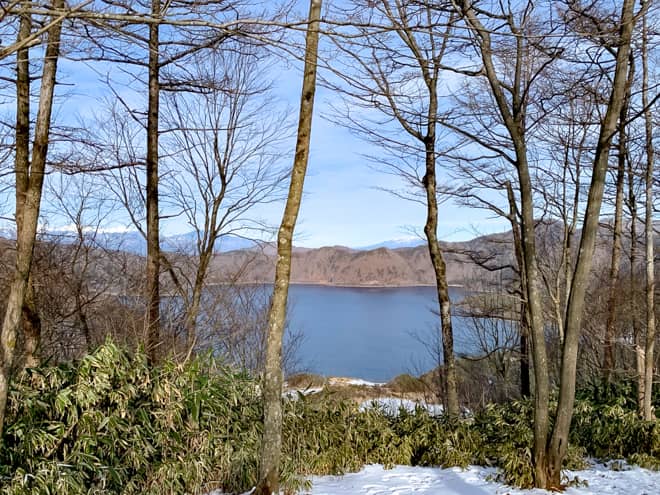 休憩所は唯一富士山と本栖湖両方を拝むことが出来る