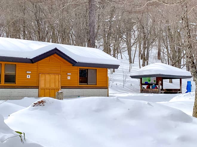 500メートル程進むとトイレがあるので