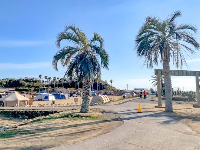 RECAMP館山は芝生が大変綺麗で景観も素晴らしく