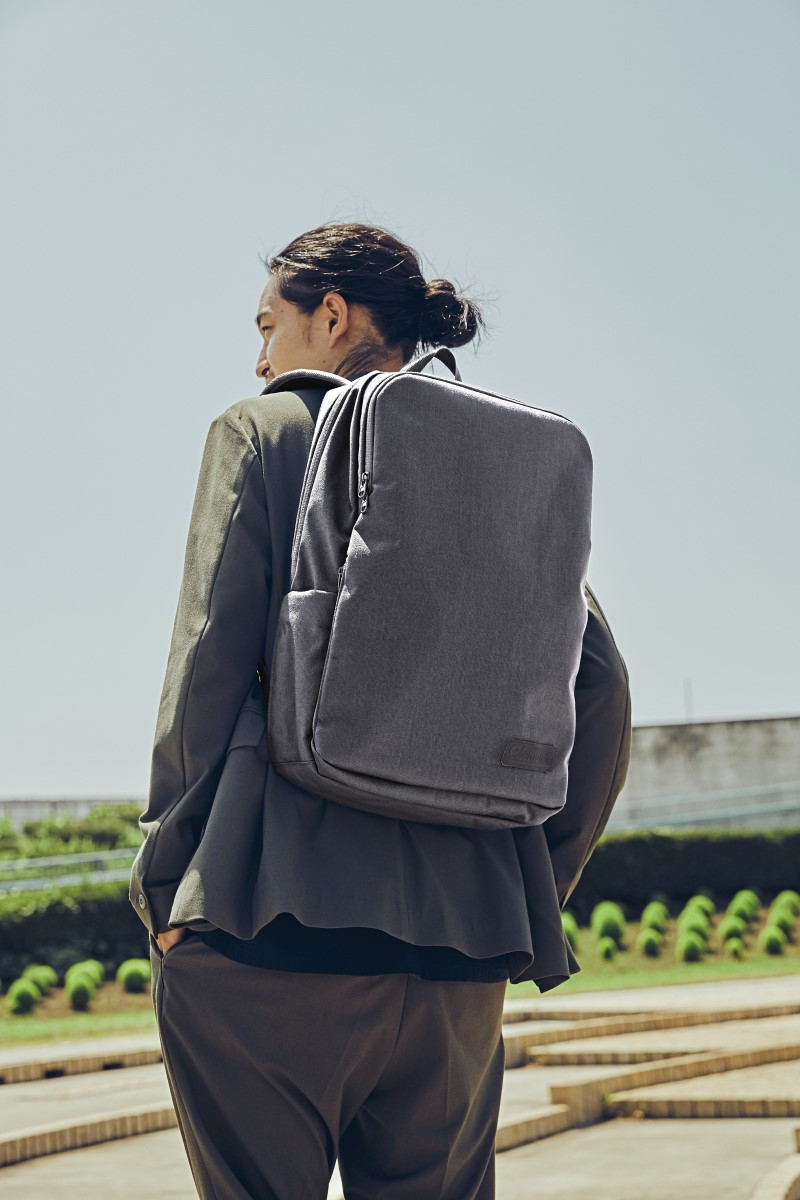 出張にも便利なコールマンアウトビズバックパック