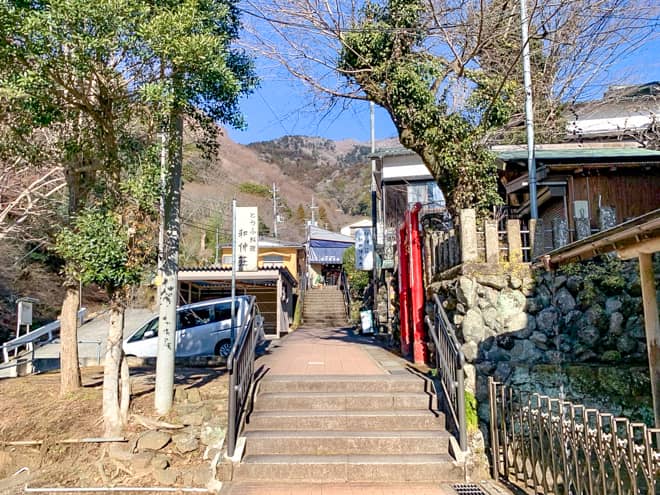 勿論コマ参道にも