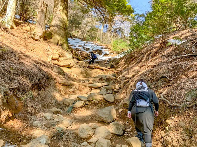 夫婦杉→ぼたん岩→天狗鼻突岩→16丁目