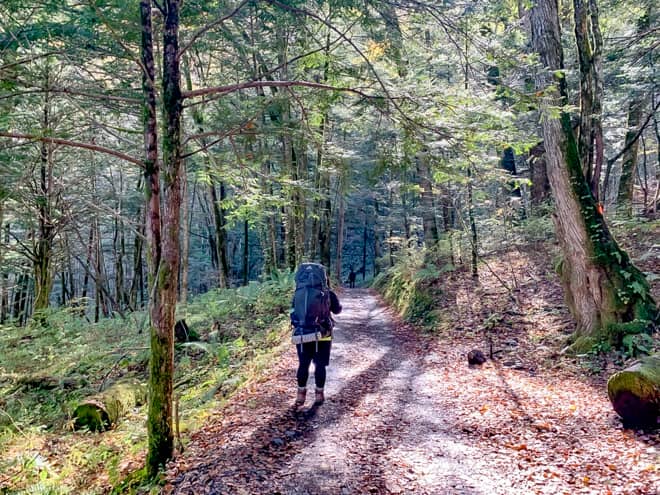 明神より先は観光客が殆どいなくなるので