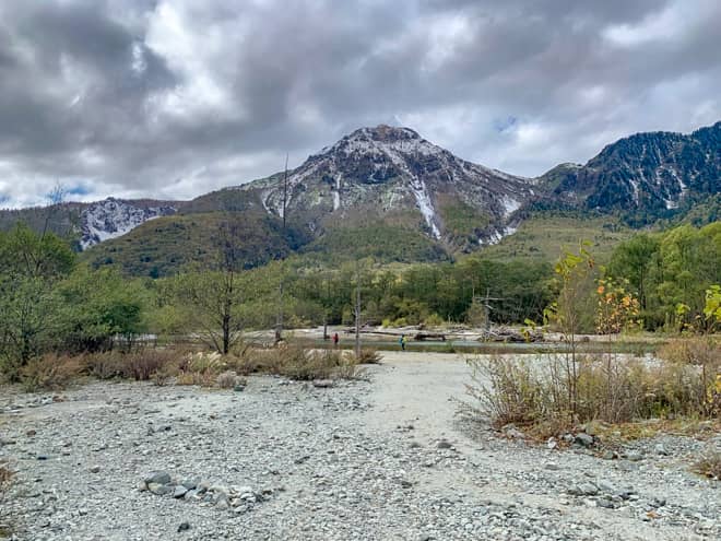 暫く歩くと突然開けた場所に出ます