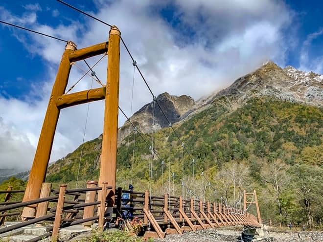 現在の明神橋は2003年に架け替えられた比較的新しい橋