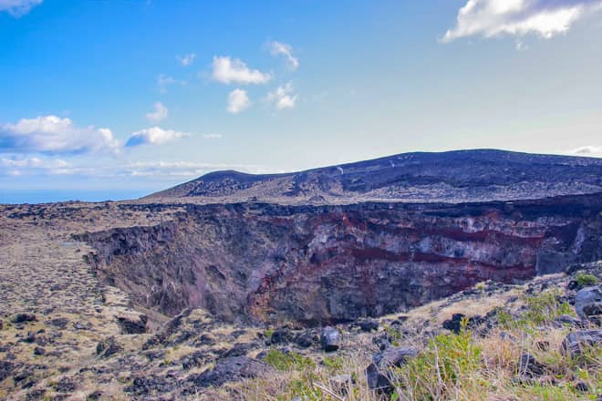 「火口西展望所」までは約400メートル