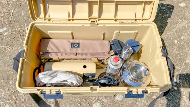 ガスやフライパンを収納