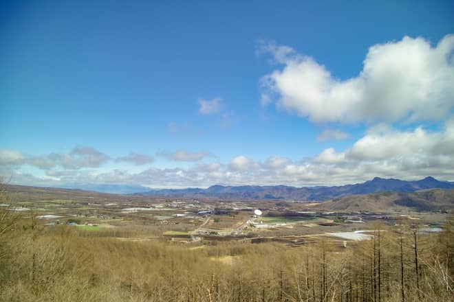 標識の先で一旦景色が開けた緩やかな道が少しだけ続きます
