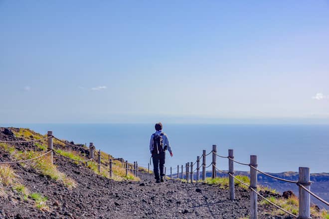 次は宿泊してゆっくり楽しみたい山です