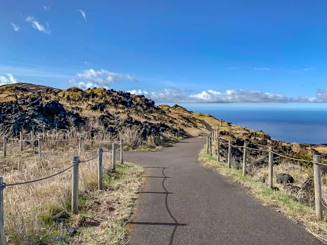 火口展望台→ホルニト