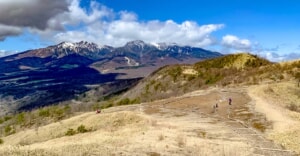 八ヶ岳どーん「飯盛山」最短1時間で絶景を独り占め！電車登山も楽勝なアクセス良好な山