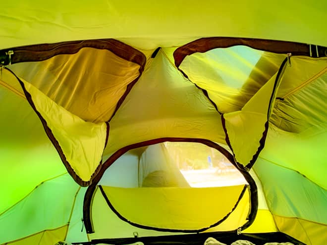 インナーテントの最頂部には