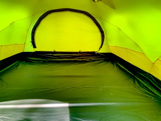 インナーテントは奥行230cmと結構な長さです