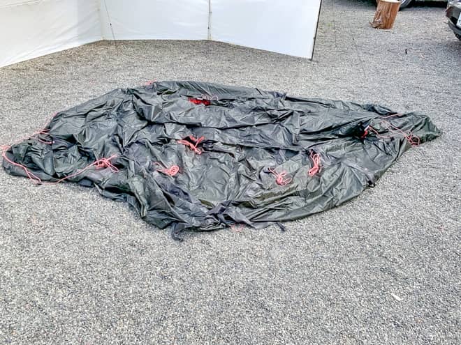 フライをしっかり広げます