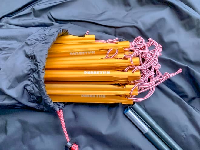 ペグは24本あり