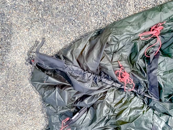 反対側は袋とじ状態になっていています