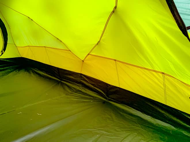 大型のメッシュポケット