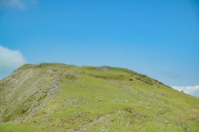 琵琶湖を一望できる関西で人気の日本百名山「伊吹山」