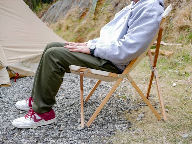 肘置きがないチェア