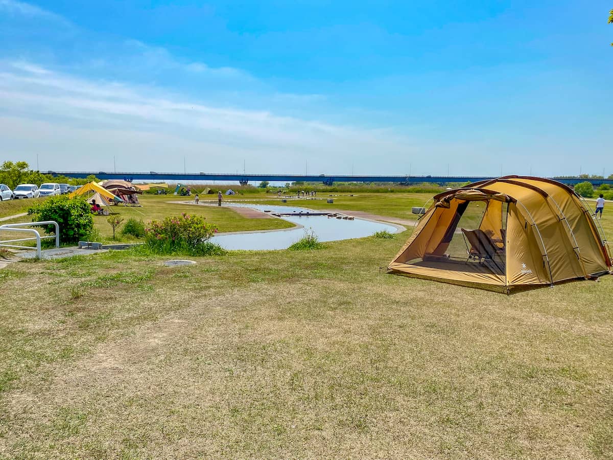 埼玉「北本水辺プラザ公園」ピクニックやテントの試し張りに使える無料キャンプエリア紹介