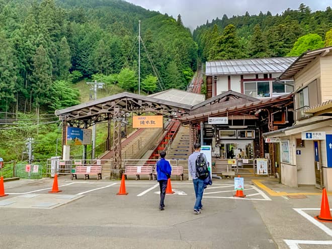 アクセス良好で電車でも行きやすい
