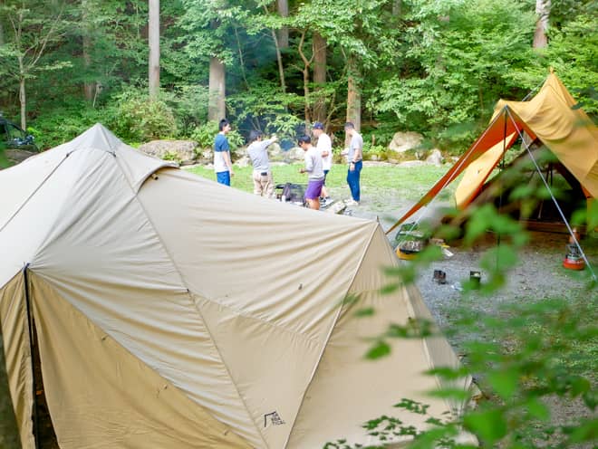 エスコートする側