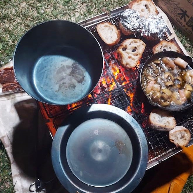 ロゴスの焚き火台でアヒージョ