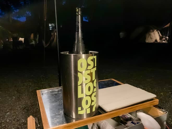 最低限の照明しかないので夜は意外と真っ暗