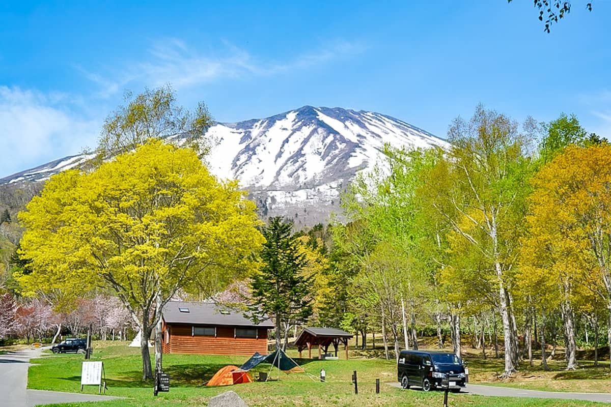 目の前に蝦夷富士の絶景が広がるキャンプ場 真狩村の羊蹄山自然公園真狩キャンプ場を紹介 キャンプクエスト