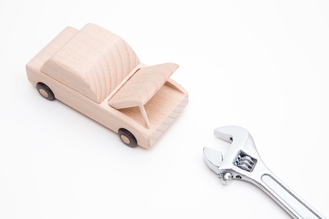 車のメンテナンスイメージ