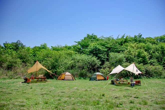 タープの影が薄くてほぼ日なた