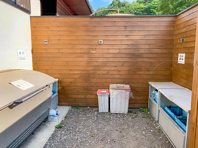 朝起きてゴミ袋スタンドをのぞくと