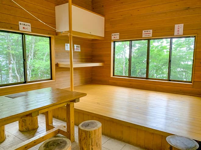 避難小屋の中は本当に綺麗