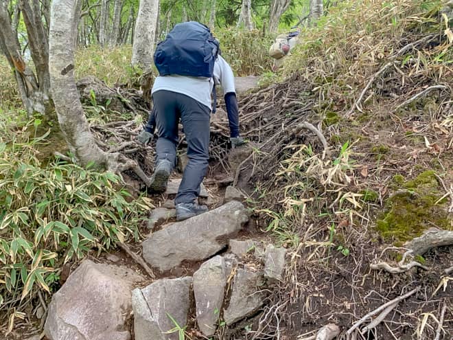 黒檜山は巨大な岩だらけなので
