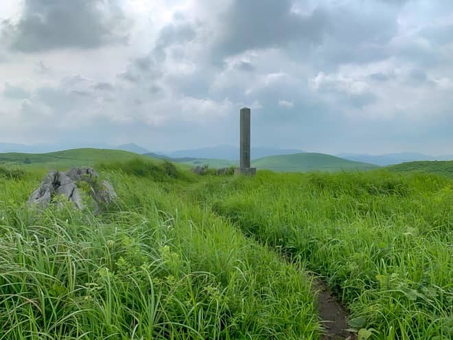 360度パノラマ絶景に魅了されながら歩き進むと