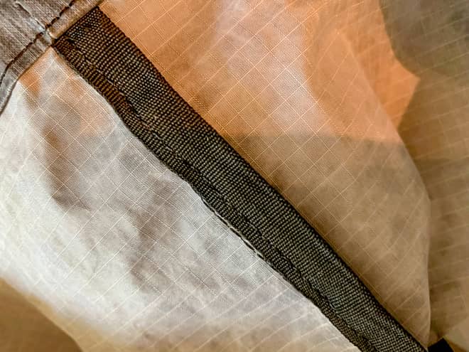 とはいえ、シ―ム加工されていないので