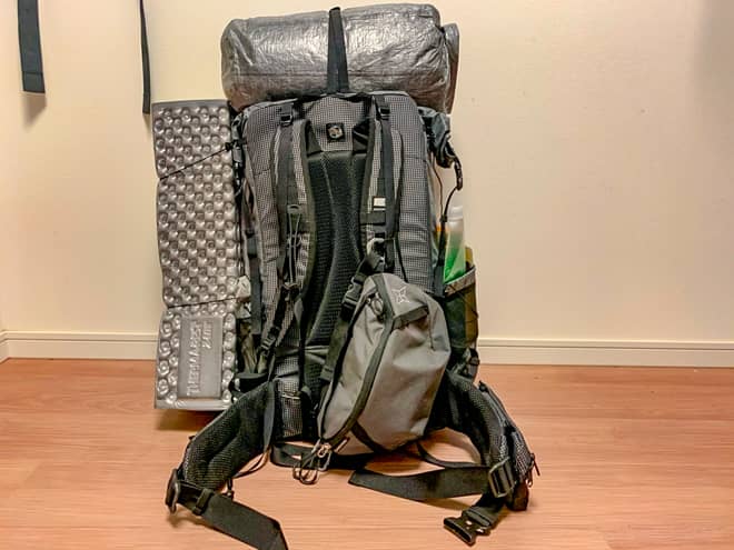 ショルダーベルトのループに