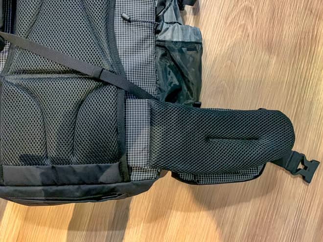 ヒップベルトは通気性の良いエアメッシュ付き