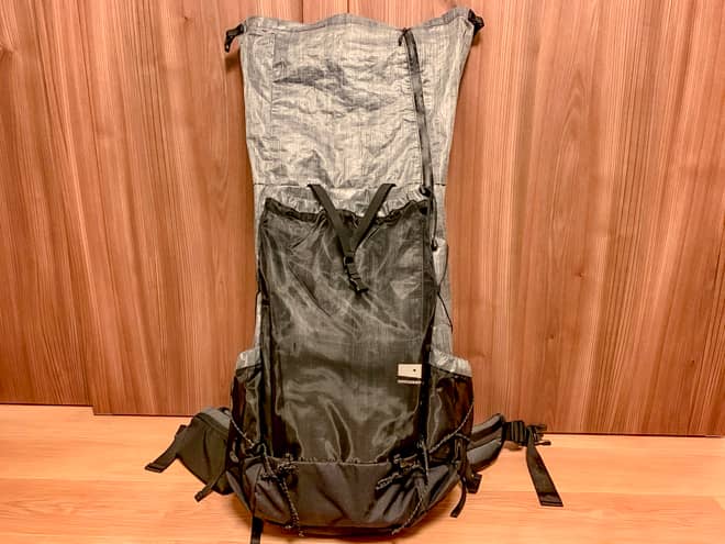 一見、ダイニーマを思わせる素材の見た目