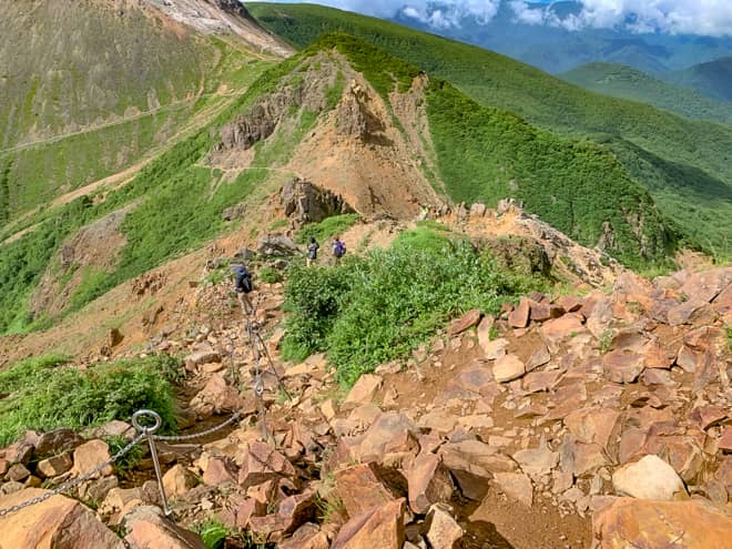 個人的には朝日岳から峰の茶屋跡避難小屋へ戻る
