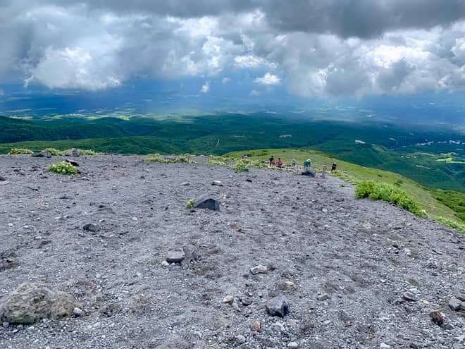 大岩より先は岩場が無くなる代わりに