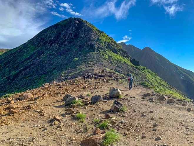 朝日岳までは距離にして1.2キロです